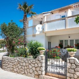 Apartment Luca Povljana