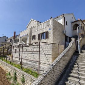 Apartments Gogi Postira