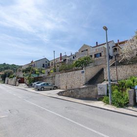 Apartments Gogi Postira