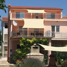 Apartments Đurđa Pirovac