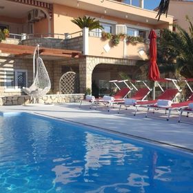 Apartment and Room Cherry Novalja