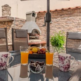 Apartments Mil Karlobag