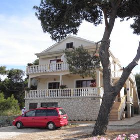 Apartment Mili Veli Rat