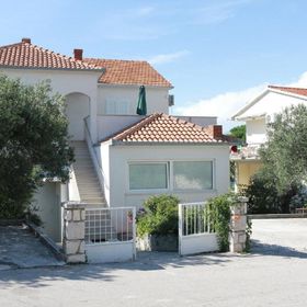 Apartment Vinko Postira