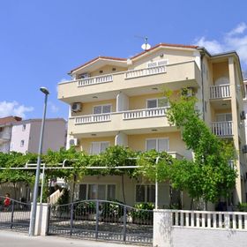 Apartments Ivi Makarska