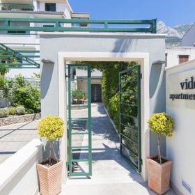 Apartments Gianni Makarska