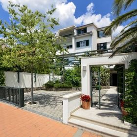 Apartments Gianni Makarska