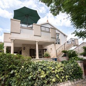 Apartment Damir Postira