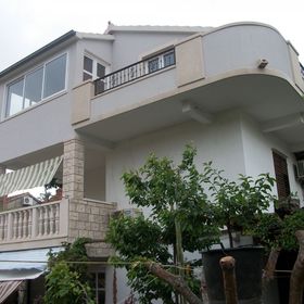 Apartment Damir Postira