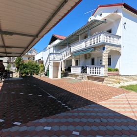 Apartments Ana Sukosan