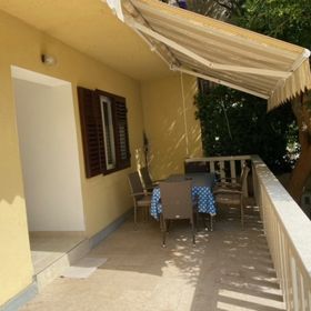 Apartment Toni Baska Voda