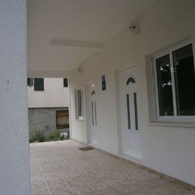 Apartments Niki Blace