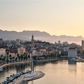 Apartment Happy Split