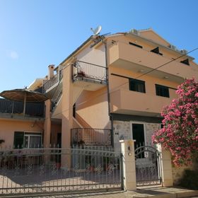 Apartments and Rooms Petar Vodice