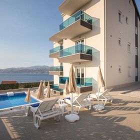 Apartments Dragan Postira