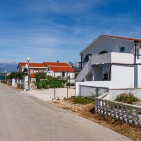 Apartment Simic Vir II