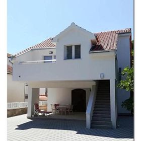 Apartments Ivan Brodarica