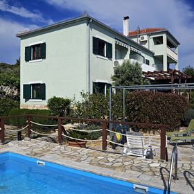 Apartments Toni Maslinica