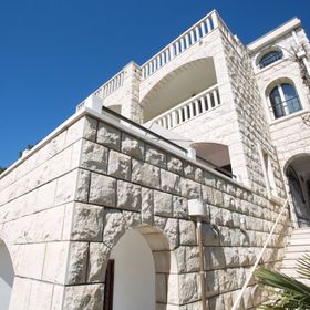 Apartments and Rooms Hope Brela II