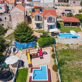 Villa Holiday Reunion Pirovac