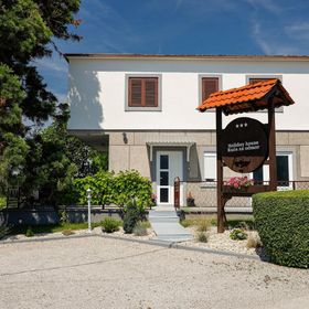 Ház Családok Részére Parkolóhellyel Jastrebarsko, Prigorje - 20705 Jastrebarsko