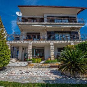 Apartmanok Parkolóhellyel Novi Vinodolski - 22846