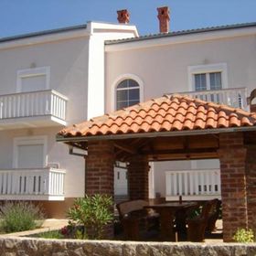 Apartmanok Parkolóhellyel Malinska, Krk - 23054 Malinska