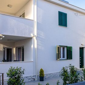 Apartmanok Parkolóhellyel Okrug Gornji, Ciovo - 23151 Okrug Gornji