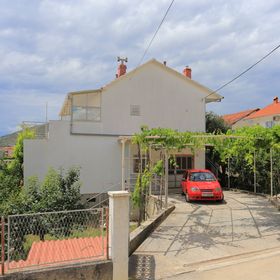 Apartmanok Parkolóhellyel Trogir - 23205