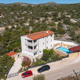 Apartmanok Családok Részére Medencével Stupin Celine, Rogoznica - 23257 Stupin Čeline