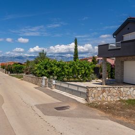 Apartmanok Parkolóhellyel Vir - 23333