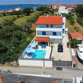Apartmanok Családok Részére Medencével Privlaka, Zadar - 23555 Privlaka