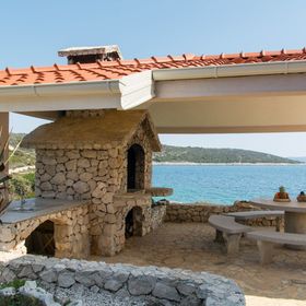 House Slobodna Vinisce