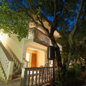 Apartments Luka Povile