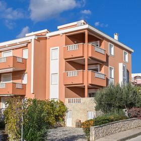 Apartments Ilija Novalja