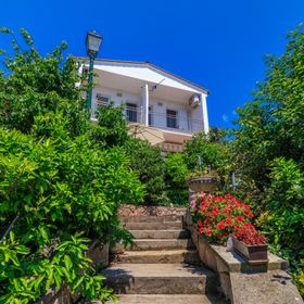 Apartment Ivan Karlobag II