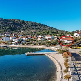 Apartments Deni Vinisce