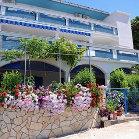 Apartments Draga Metajna