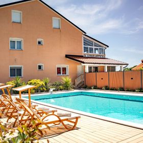 Apartments Spomenka Palit