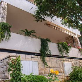 Apartment Elena Postira