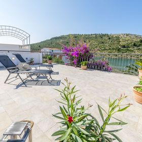 House Igor Rogoznica