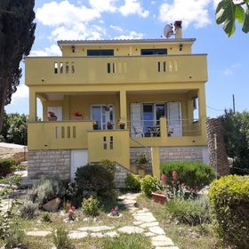 Apartment Brane Sutomiscica