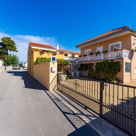 Apartments Nadica Nin