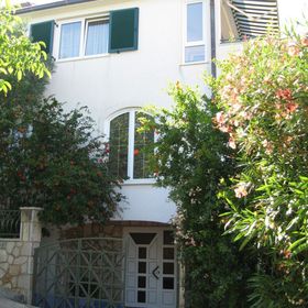 Apartments Jole Vrboska