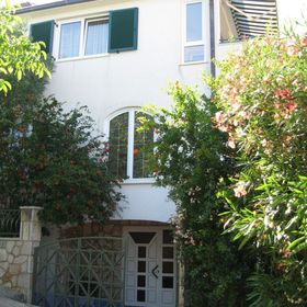 Apartments Jole Vrboska