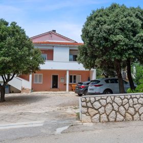 Apartment Uga2 Mandre