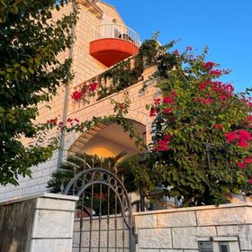 Apartments and Rooms Villa Bouganvillea Mlini