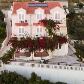 Apartments and Rooms Villa Bouganvillea Mlini