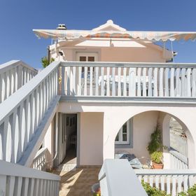 House Blue Island Jezera