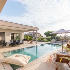 Villa Serena s prekrasnim vrtom Porec